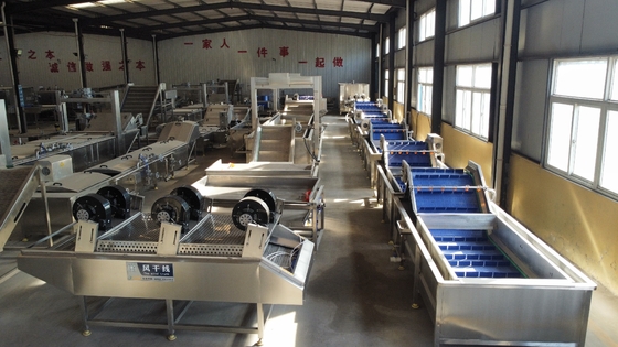 Máquina industrial de lavar vegetais e frutas com tanque de elevação para lojas de bebidas