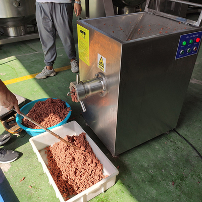 Máquina de moagem de carne congelada de aço inoxidável para moagem automática multifunção 900*500*950mm