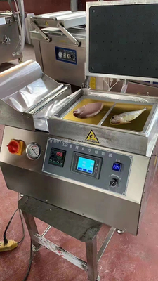 Máquina automática de embalagem a vácuo por pele para exibir alimentos frescos na sua totalidade